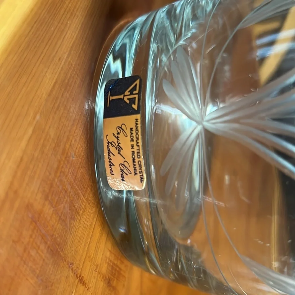 Crystal Clear Industries Etched Pineapple Decanter with Frosted Handle. Romania